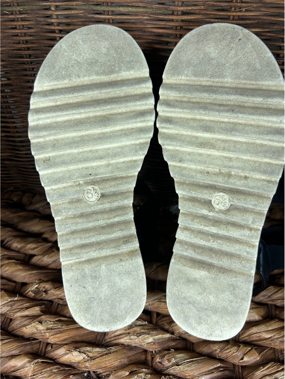 Universal Thread black platform sandals - Picture 6 of 8